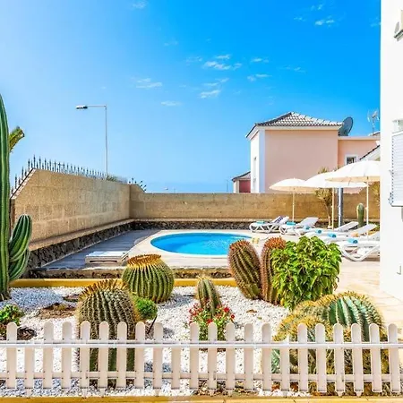 Playa De Fanabe Sleeps 6 With Pool Air Con And Wifi أذيخي